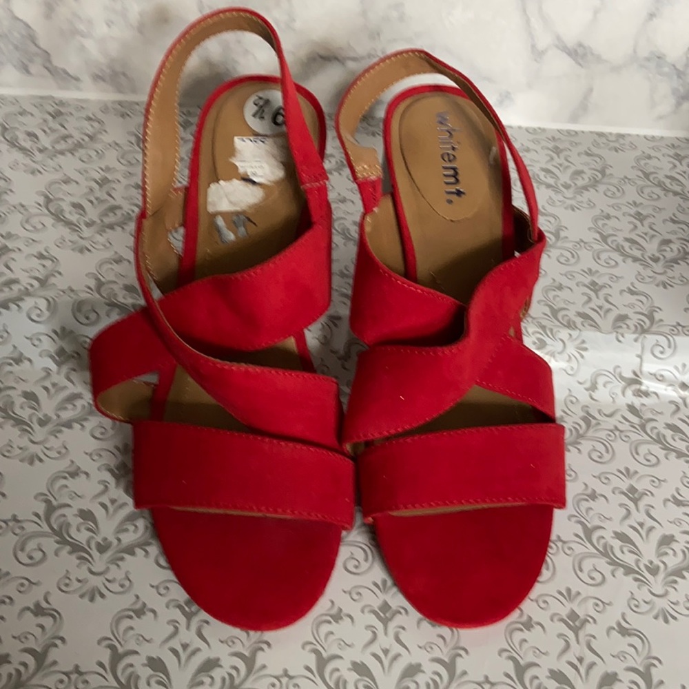 White mt.  High chunky heels red suede.